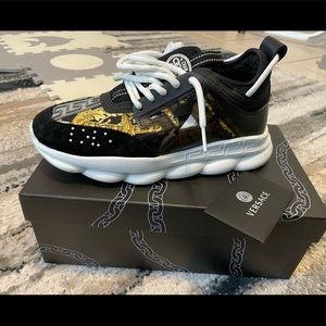 Versace chain reaction sneaker 5.5
